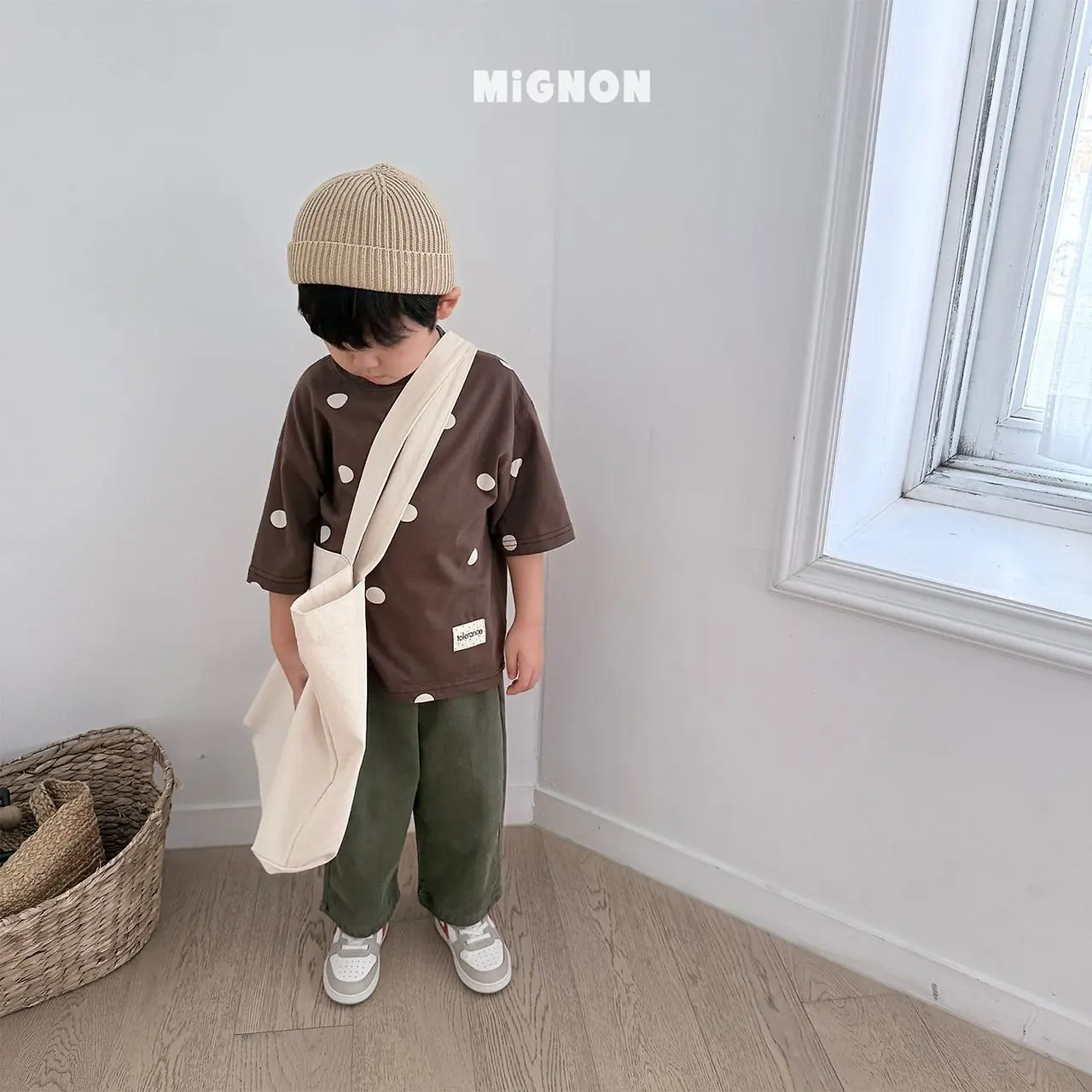 도트라벨티셔츠 착장